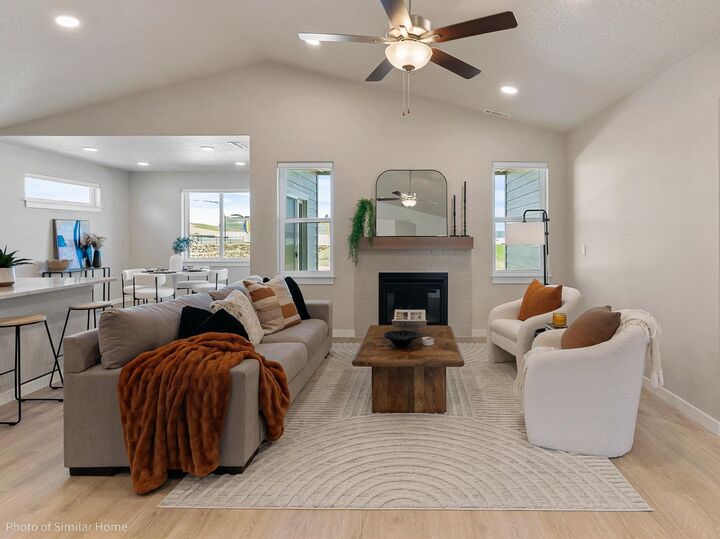Property Photo:  5389 N Sun Beam Ln 1/2 Orchard  WA 99217 
