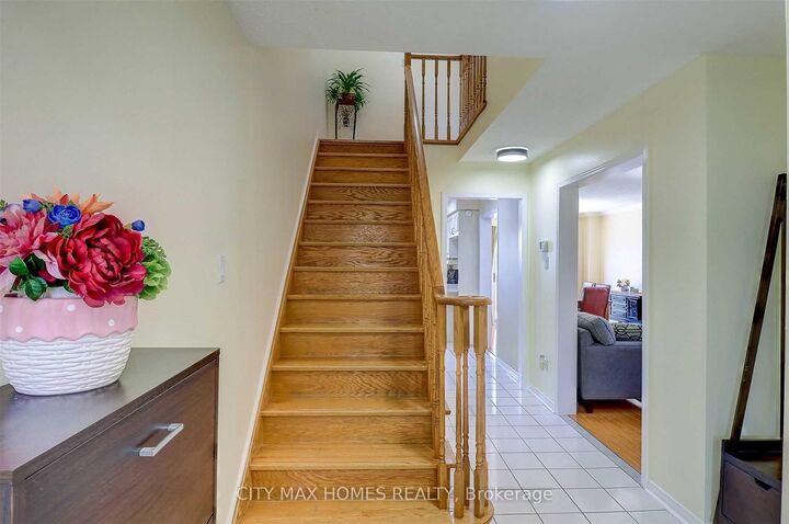 Property Photo: 4 Cranberry Crescent ON L6Y 4P6