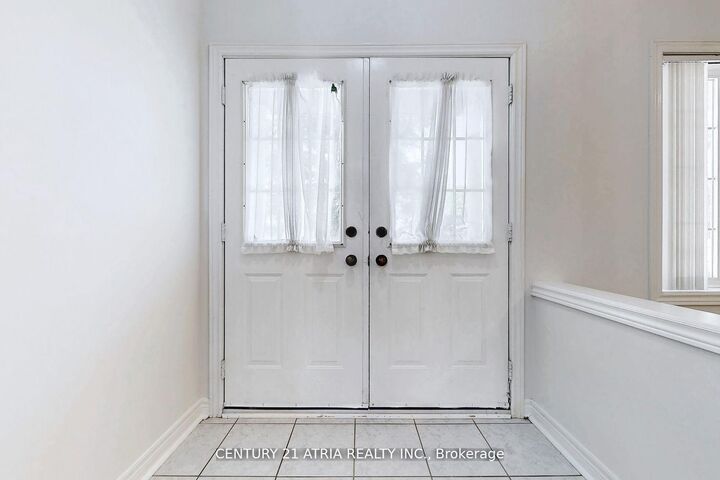 Property Photo:  25 Palisade Crescent  ON L4S 2H9 