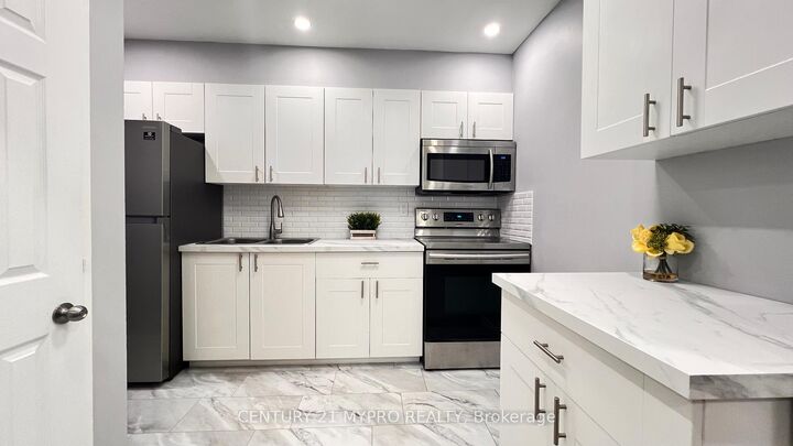 Property Photo:  100 Mornelle Court 1034  ON M1E 4X2 
