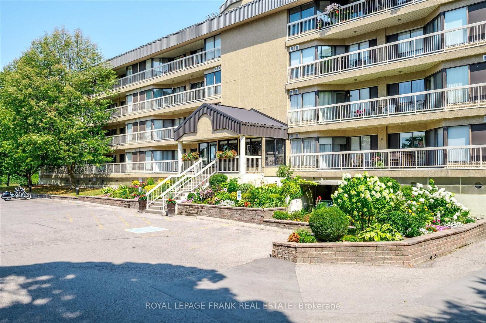 Property Photo: 40 Auburn Street 308 ON K9H 2G2