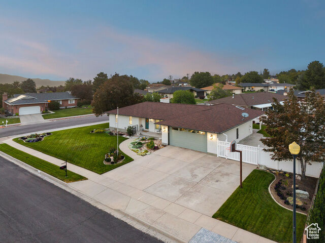 Property Photo: 1453 E Mums Cir UT 84092