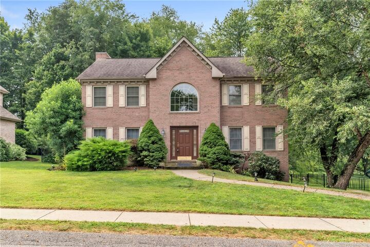 425 Settlers Village Circle  Cranberry Twp PA 16066 photo