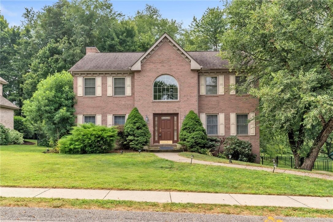 Property Photo: 425 Settlers Village Circle PA 16066