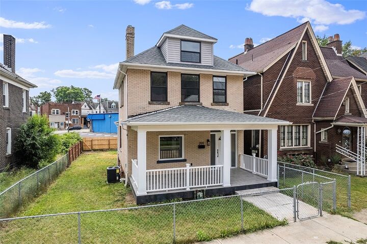 Property Photo: 209 Greydon Ave PA 15136