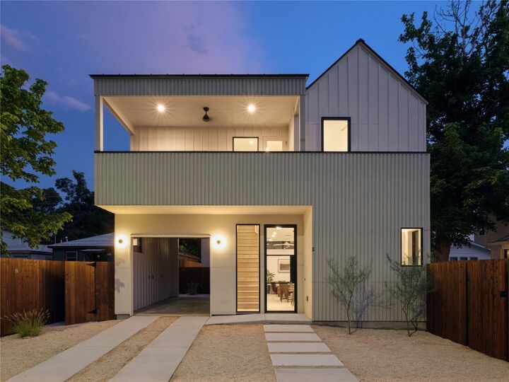 Property Photo: 2206 Holly Street 2 TX 78702