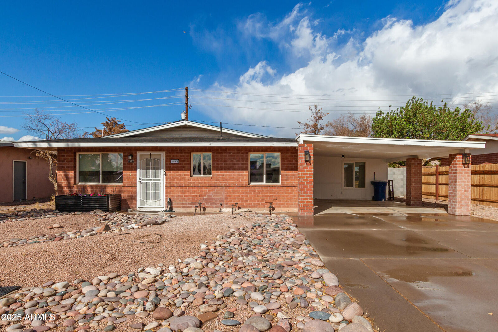 Property Photo: 1512 W Fairmont Drive AZ 85282