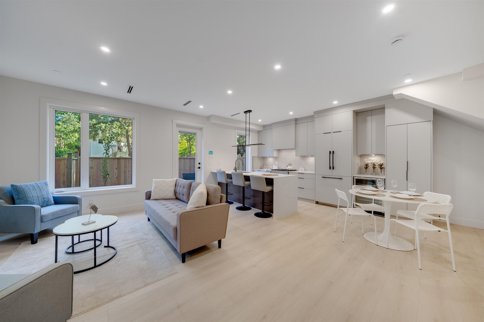 Photo de la propriété: 3836 W 8th Avenue 3 BC V6R 1Z4