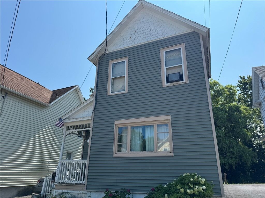 Property Photo:  207 William Street  NY 14456 