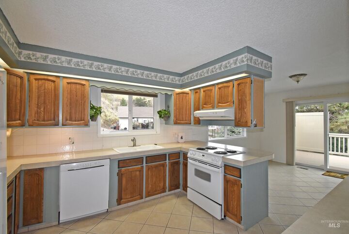 Property Photo:  413 Garfield Street  WA 99402 