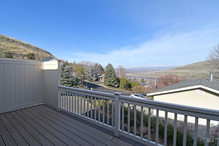Property Photo:  413 Garfield Street  WA 99402 