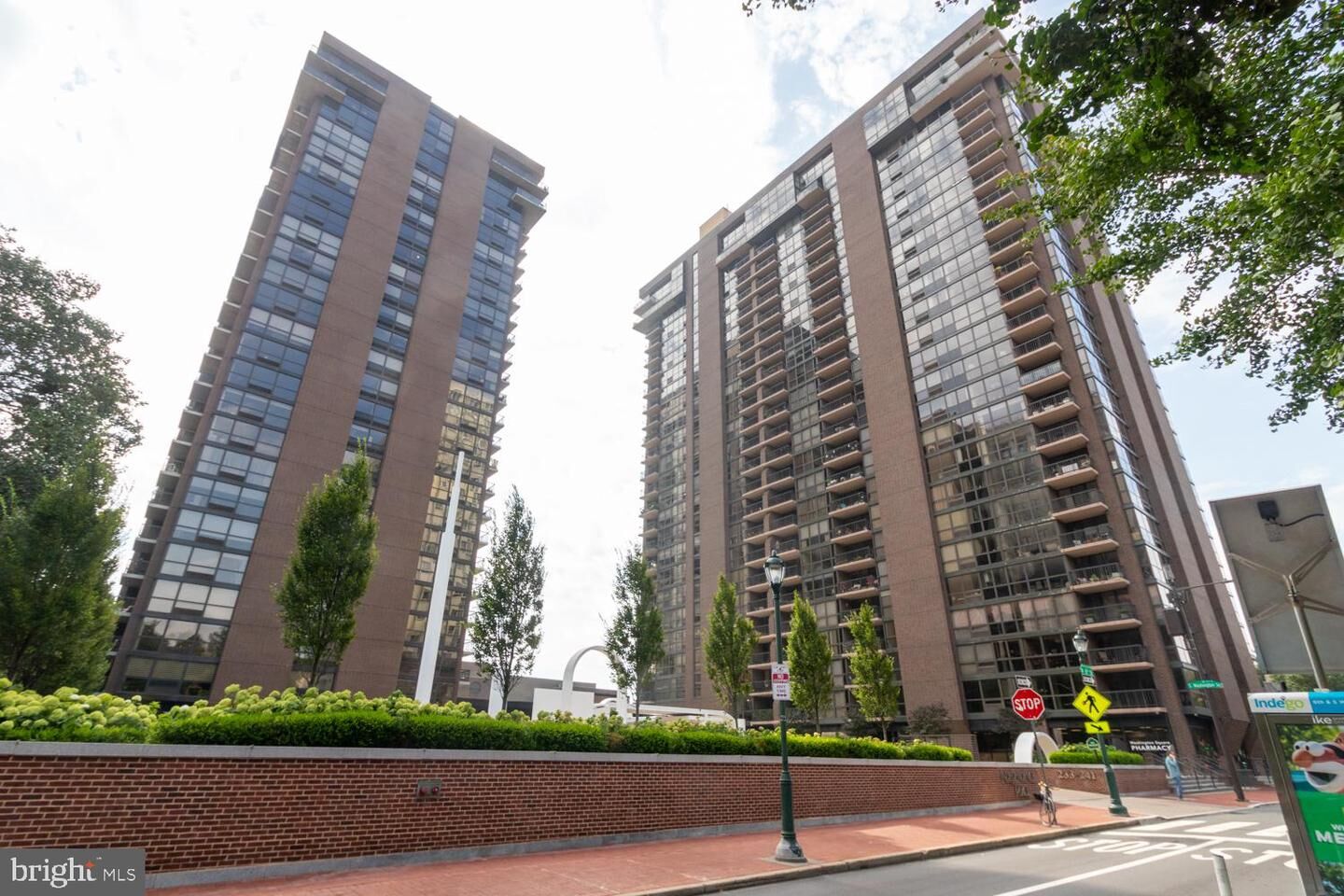 Property Photo:  233 S 6th Street S 811  PA 19106 