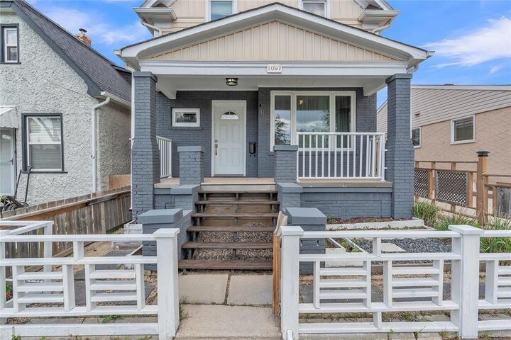Property Photo:  1097 Burrows Avenue  MB R2X 0R9 
