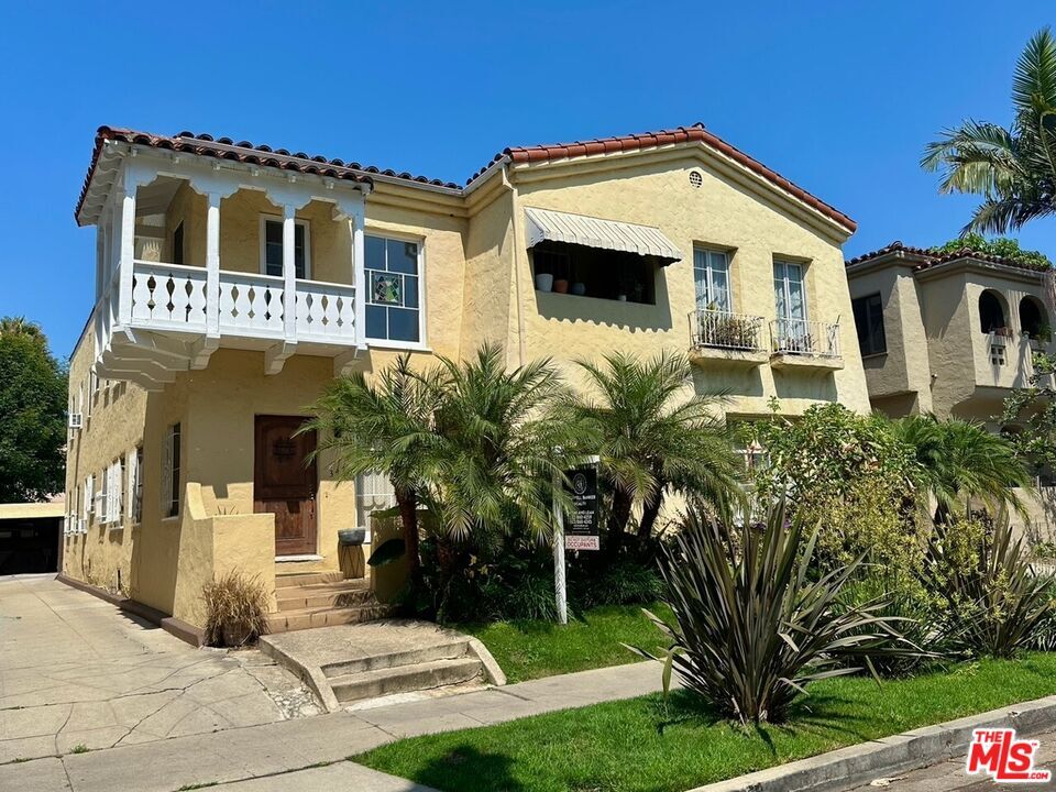 Property Photo:  347 N Curson Ave  CA 90036 