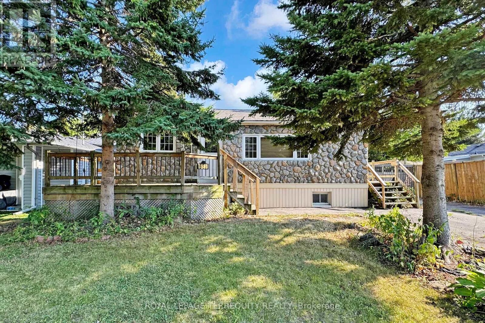 Property Photo:  631 Annland Street  ON L1W 1A9 