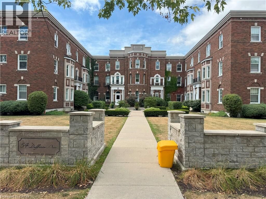 Property Photo:  54 Dufferin Avenue 21  ON N3T 4P5 
