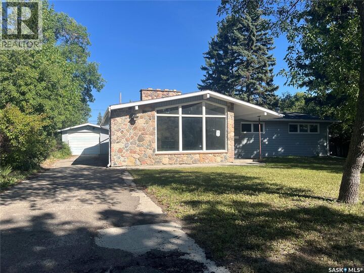 Property Photo: 133 Halifax Street N SK S4R 2W5