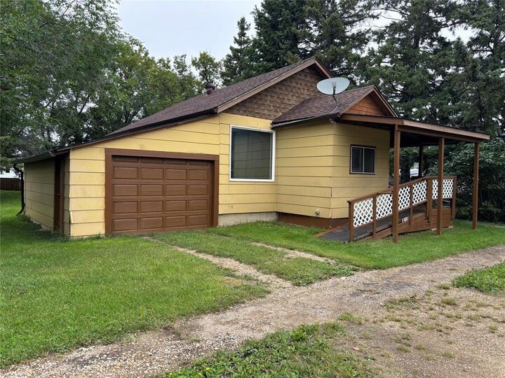 Property Photo:  313 Fourth Street South  MB R0K 0C0 