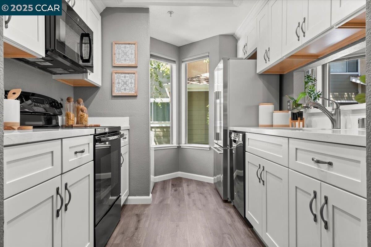Property Photo: 2597 Oak Rd E CA 94597