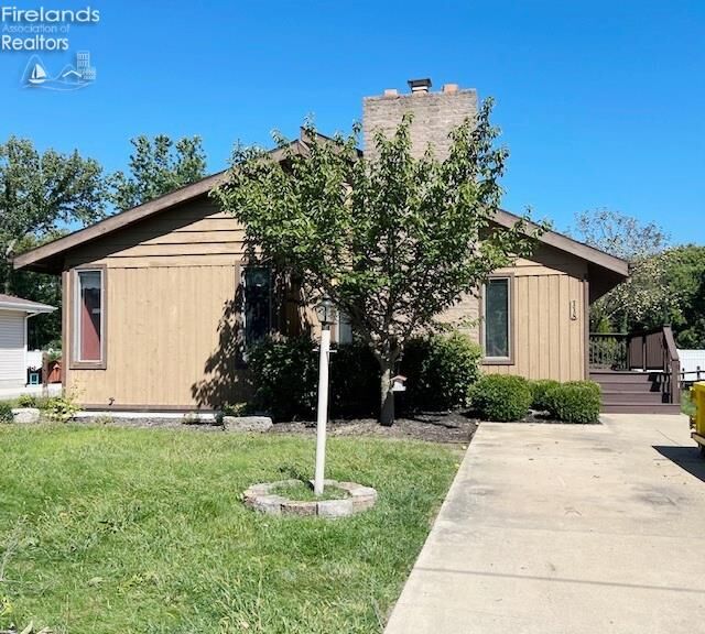 Property Photo: 118 Lake Breeze Circle OH 43440