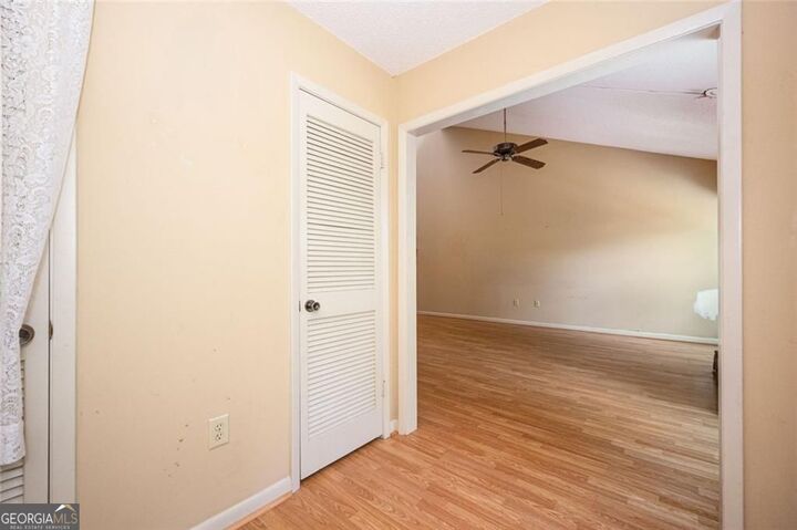 Property Photo:  805 Serramonte Drive  GA 30068
