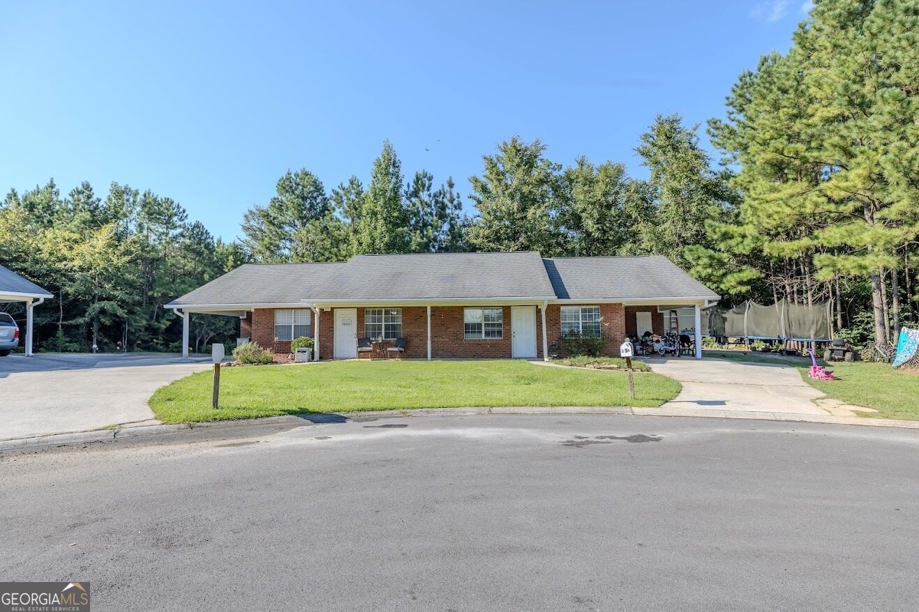 Property Photo: 15 Oakcrest Trail NE GA 30165