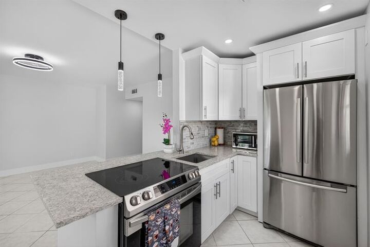 Property Photo:  510 SW 15th St 106  FL 33060 