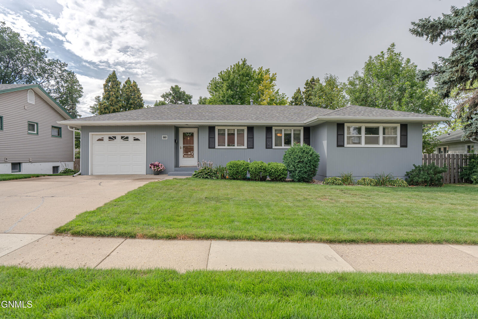 Property Photo:  107 E Owens Avenue  ND 58501 