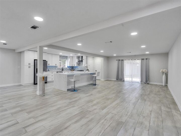 Property Photo:  5510 Braesvalley Drive  TX 77096 