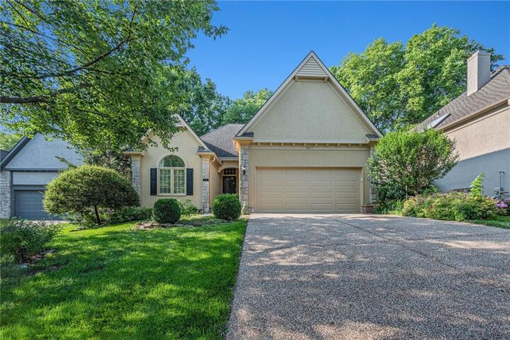 8817 W 142nd Place  Overland Park KS 66221 photo