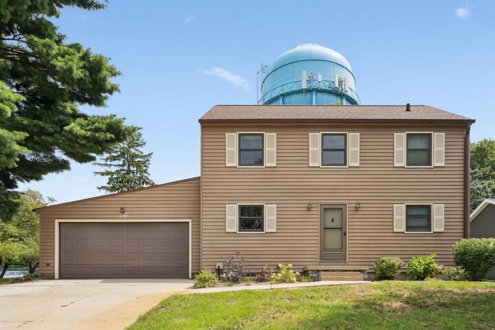 1208 Clark Drive  Cedar Falls IA 50613 photo