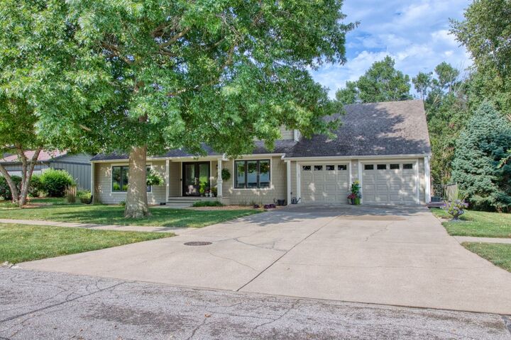 1507 W 4th Street  Pella IA 50219 photo
