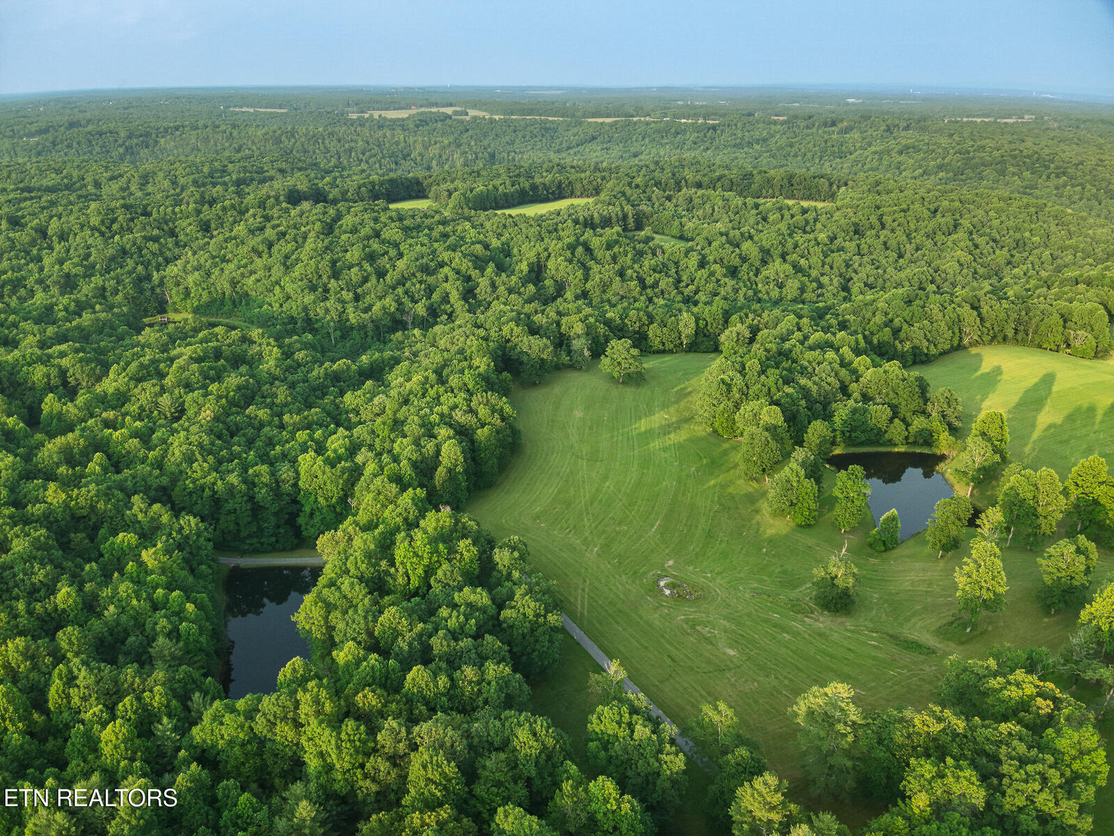 Property Photo:  