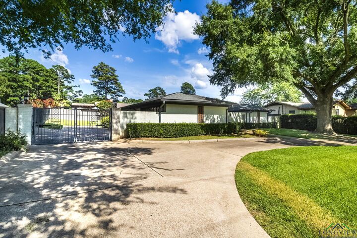 Property Photo:  2104 McCann Road  TX 75601 