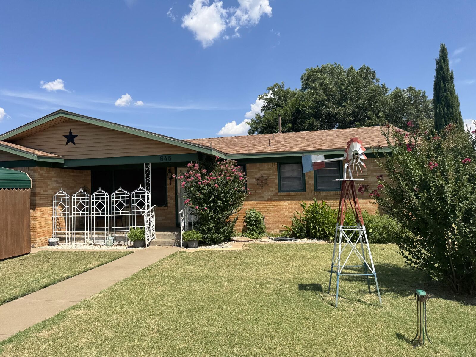 Property Photo:  645 S Grain Avenue  TX 79322 