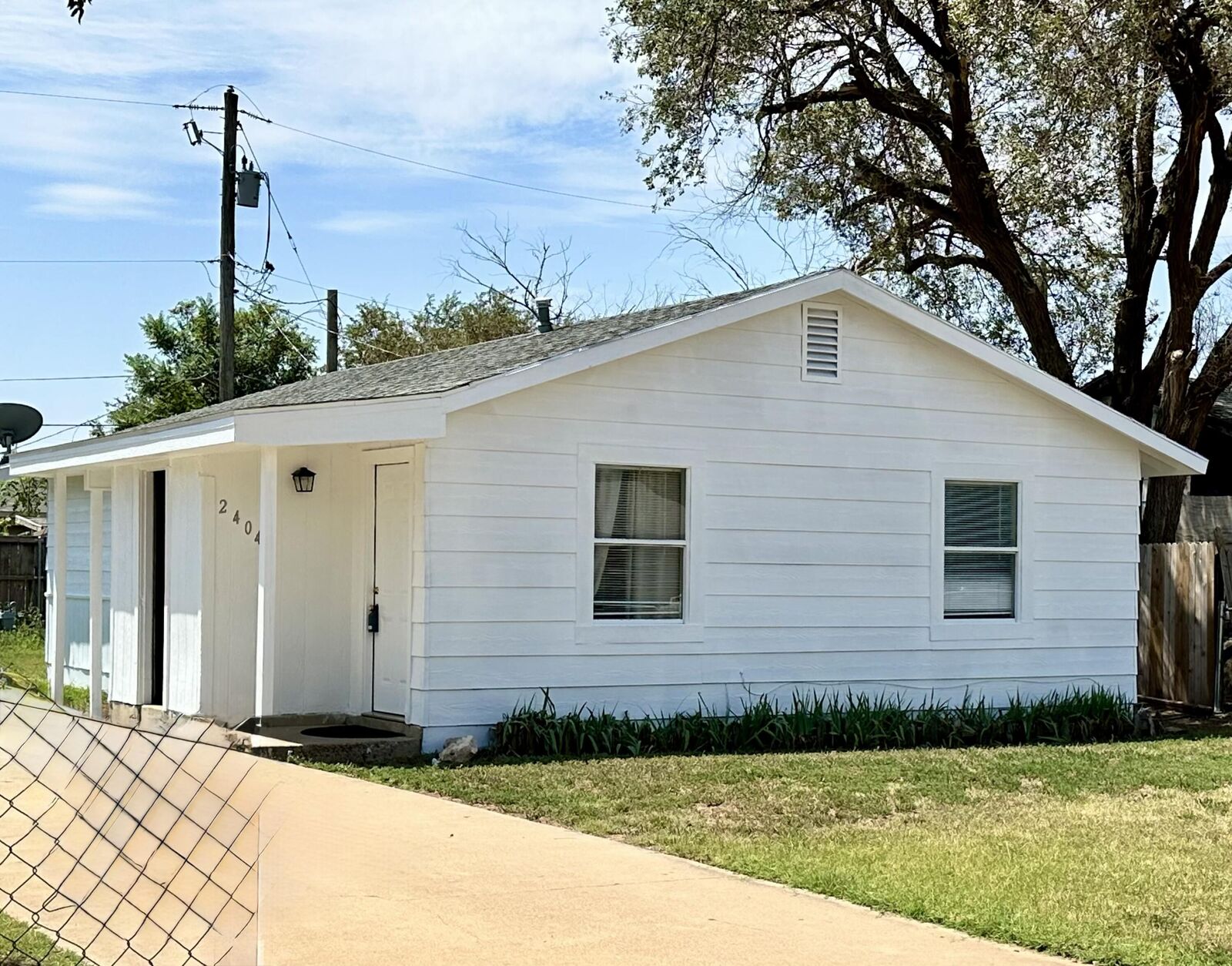 Property Photo:  2404 E 5th Street  TX 79403