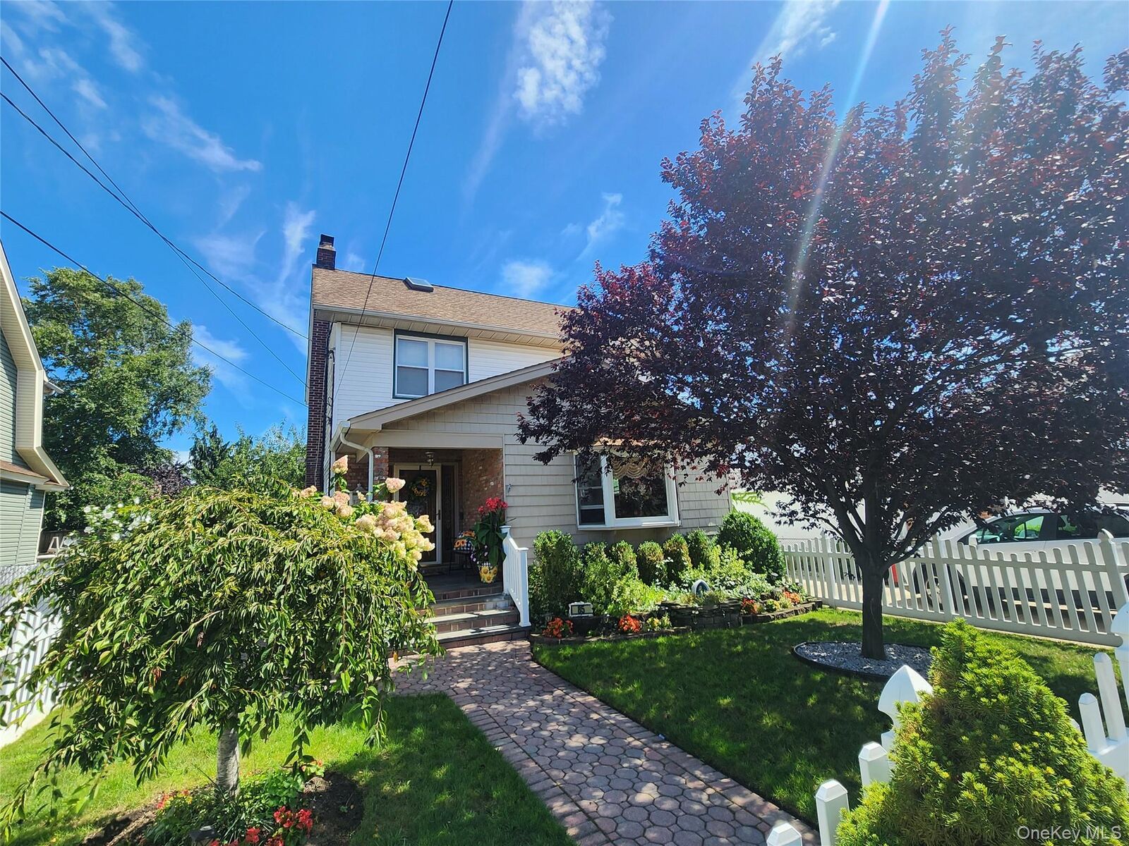 Property Photo:  85 Oakland Avenue  NY 11563 