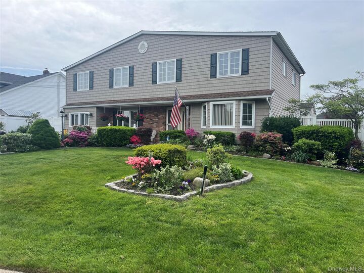 Property Photo: 9 Hollings Drive N NY 11729