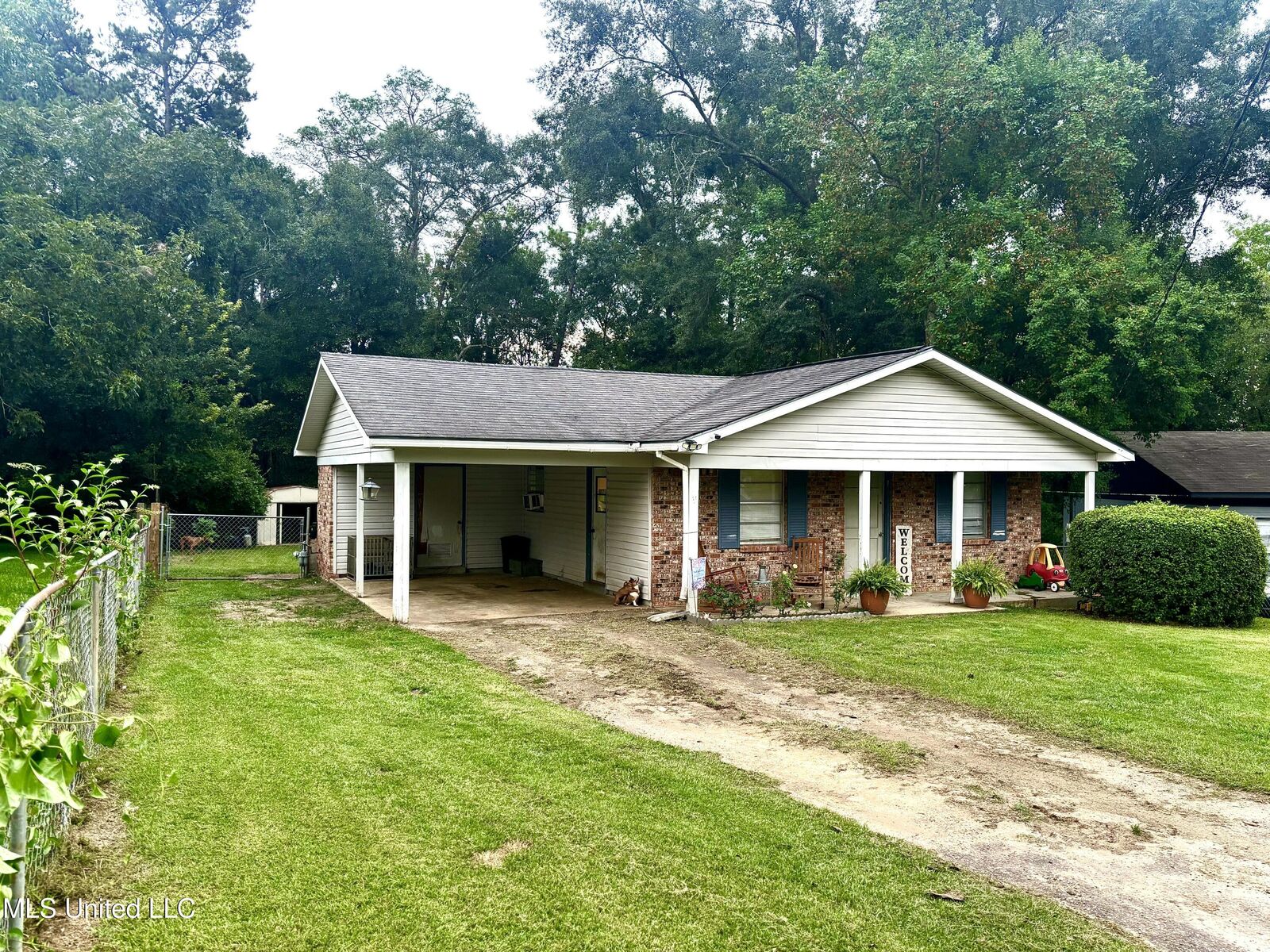 Property Photo: 113 Woodland Drive MS 39452