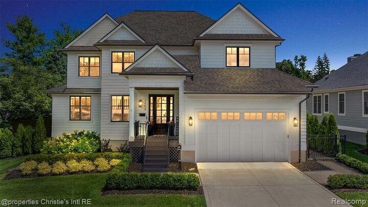 Property Photo:  1202 N Pine Street  MI 48307 1495