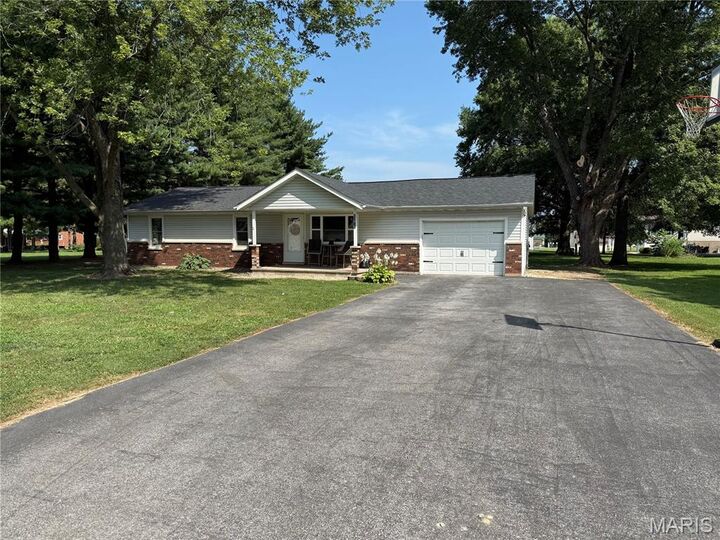 Property Photo:  23626 Mallard Lane  IL 62052 