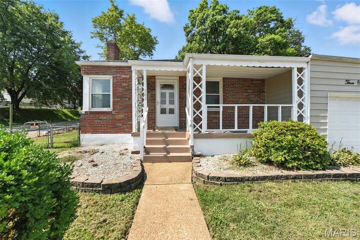 Property Photo: 302 Waller Avenue MO 63125