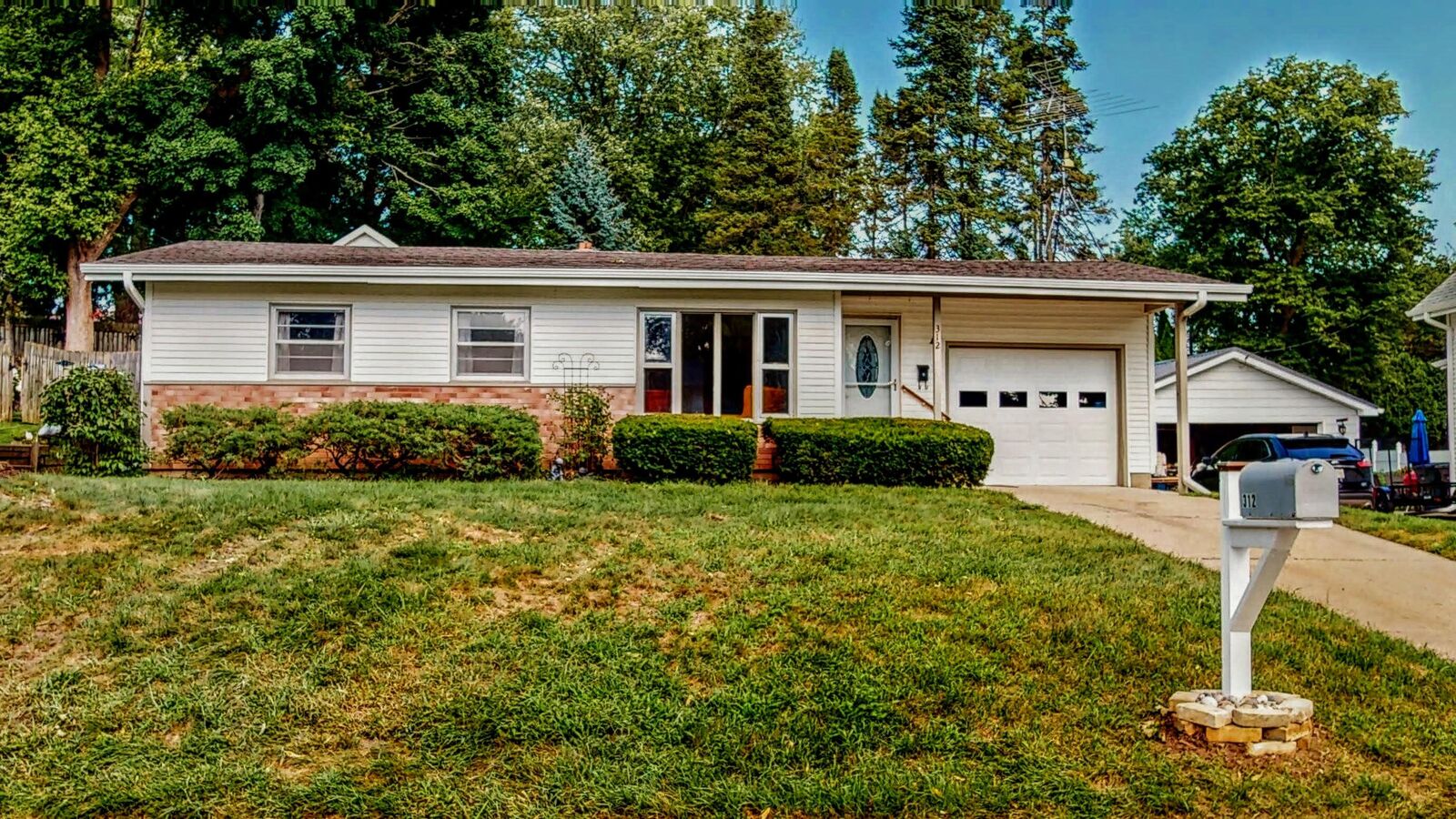 Property Photo: 312 S Marshall Ave WI 53549