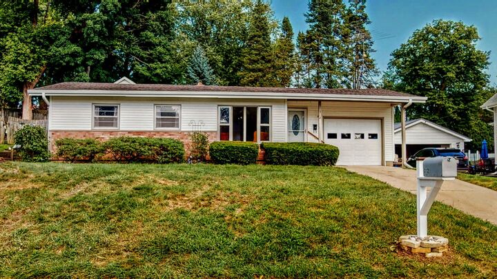312 S Marshall Ave  Jefferson WI 53549 photo