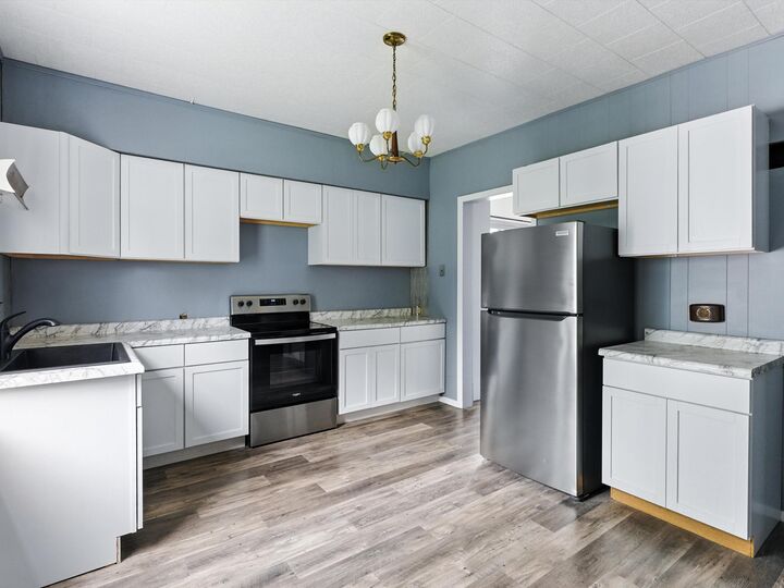 Property Photo:  1419 Madison St  WI 54220 