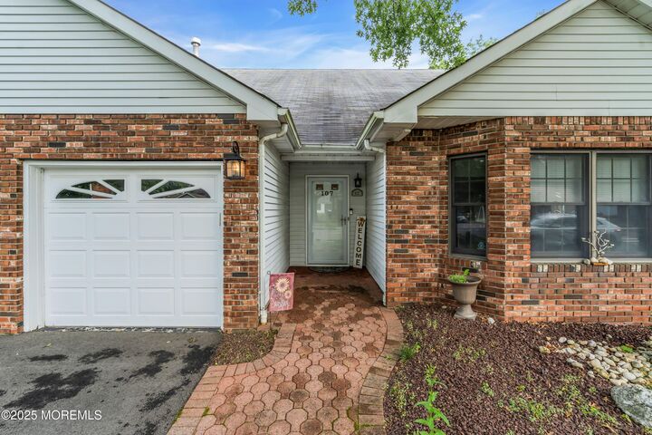 Property Photo:  107 Clubhouse Lane  NJ 07746 
