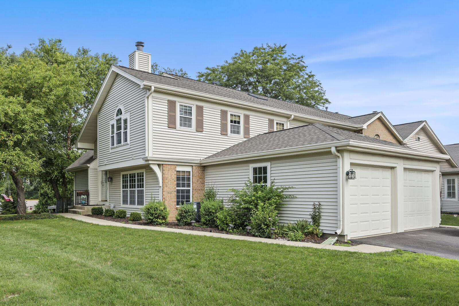 Property Photo: 27W414 Melrose Lane IL 60190