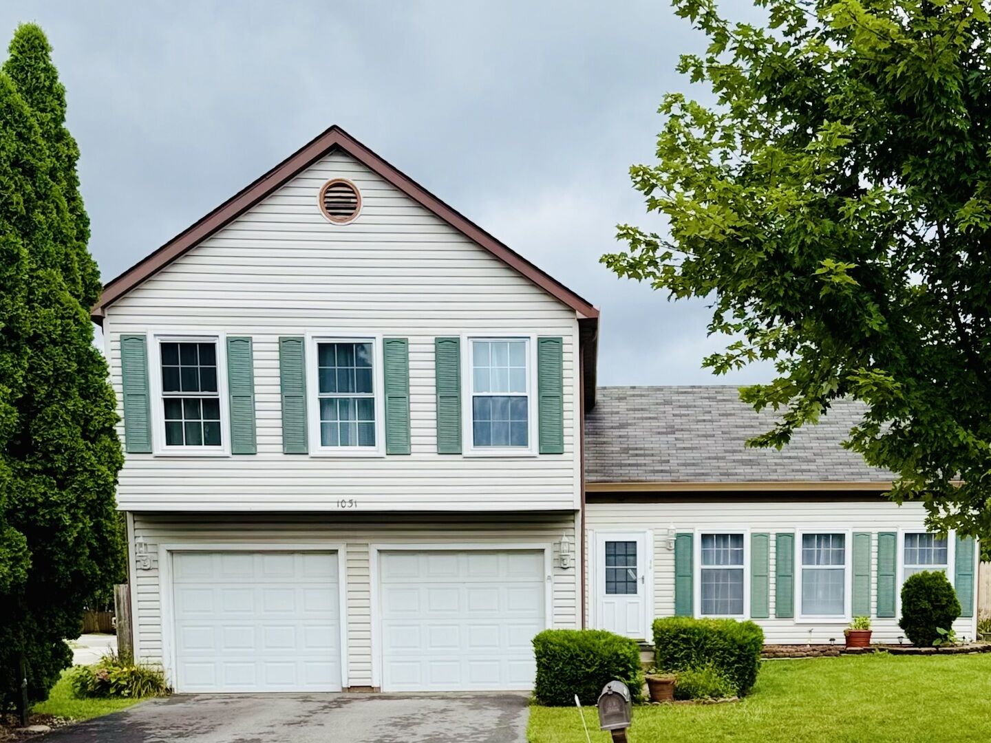 Property Photo: 1031 Bothwell Circle IL 60440