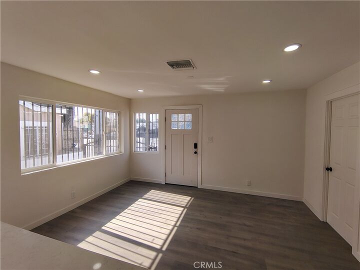 Property Photo:  231 E Century Boulevard  CA 90003 