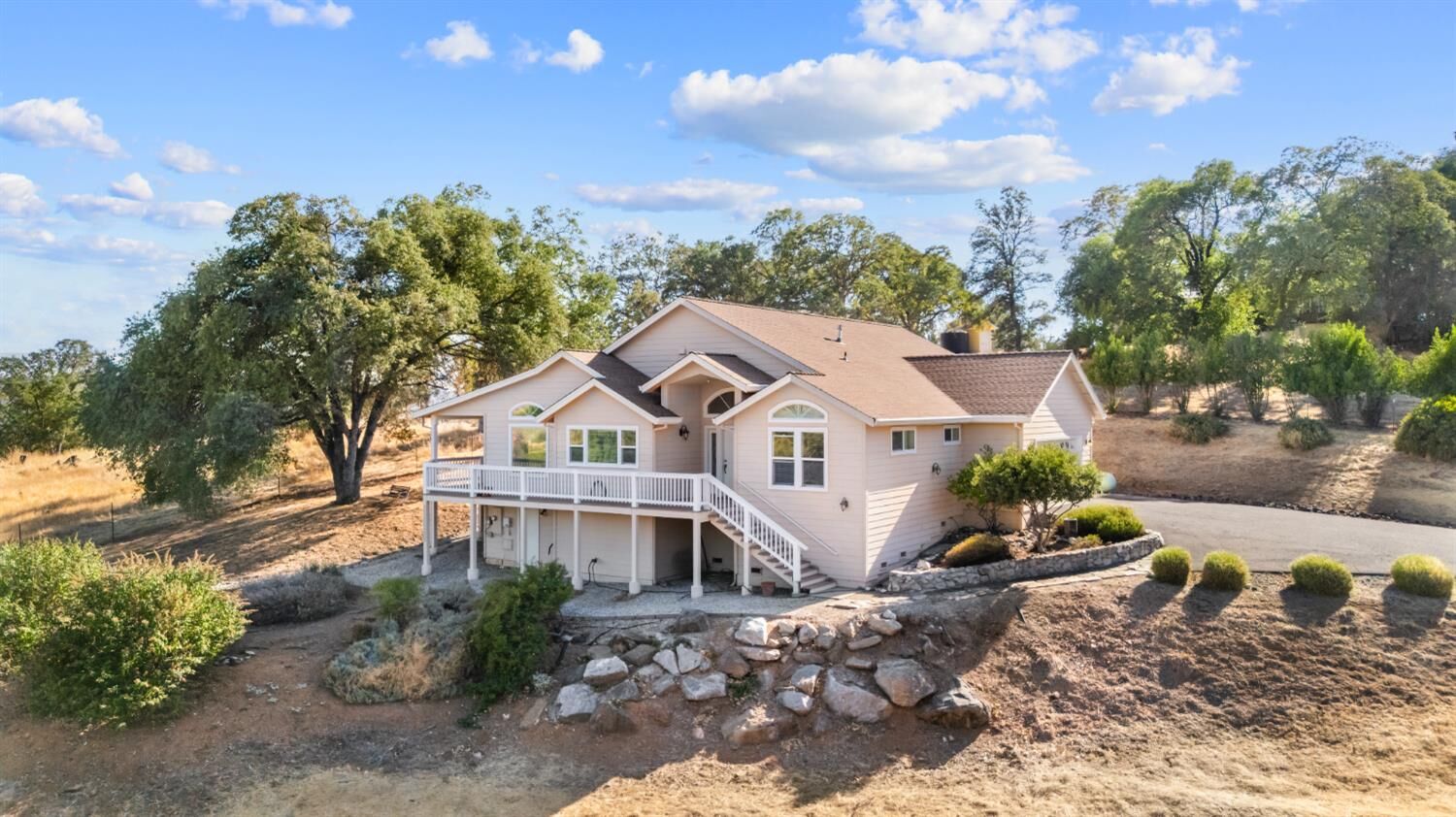 Property Photo:  20500 Blackberry Pond Lane  CA 95370 
